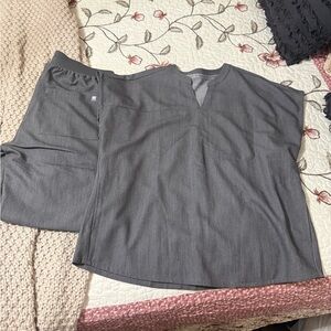 Fabletics scrub set